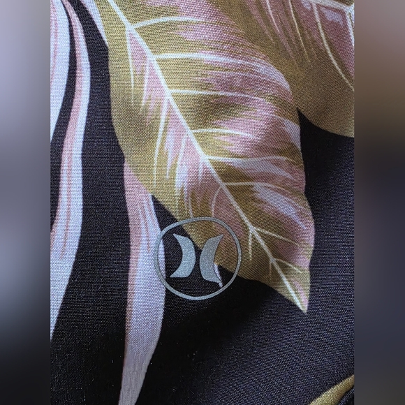 Hurley Black Tropical Leaf Print Women's Shorts, Size 2XL - Picture 3 of 9